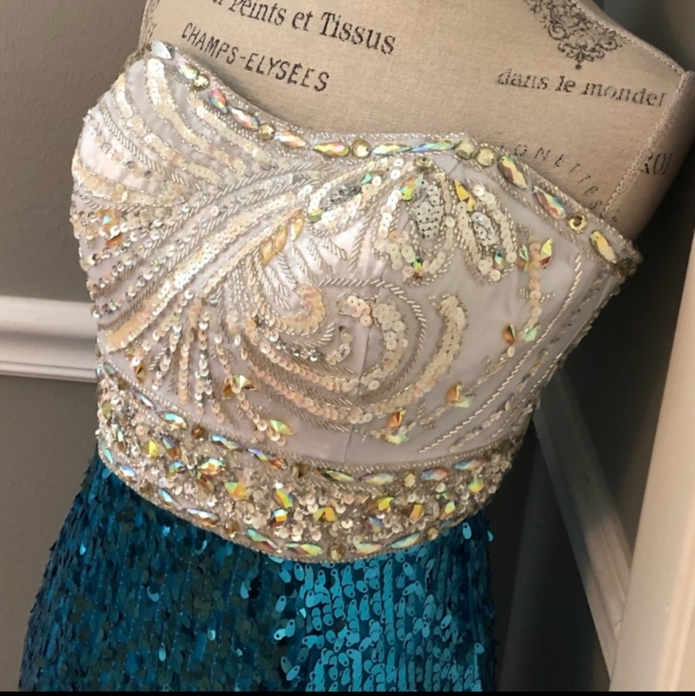 NEW TIFFANY DESIGNS SZ 6 BLUE WHITE SEQUIN BEADED STRAPLESS FORMAL EVENING GOWN